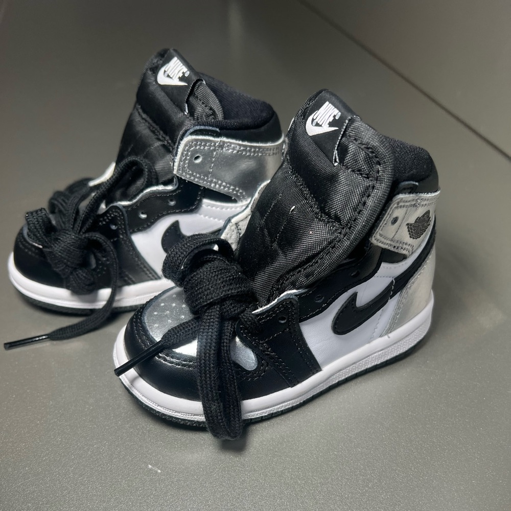 Nike jordan 1 silver toe toodler